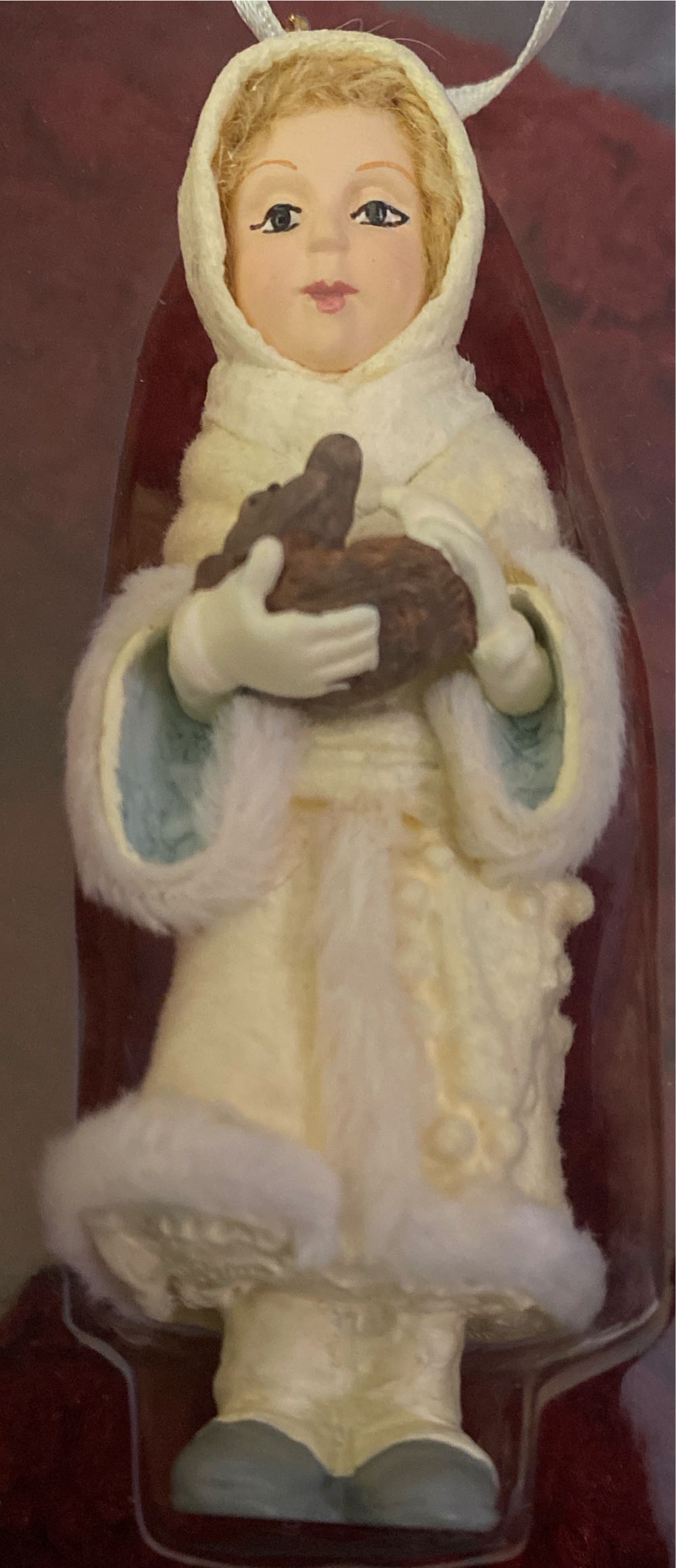 Gentle Angel - Angel (Memories of Christmas) ornament collectible [Barcode 015012706147] - Main Image 2