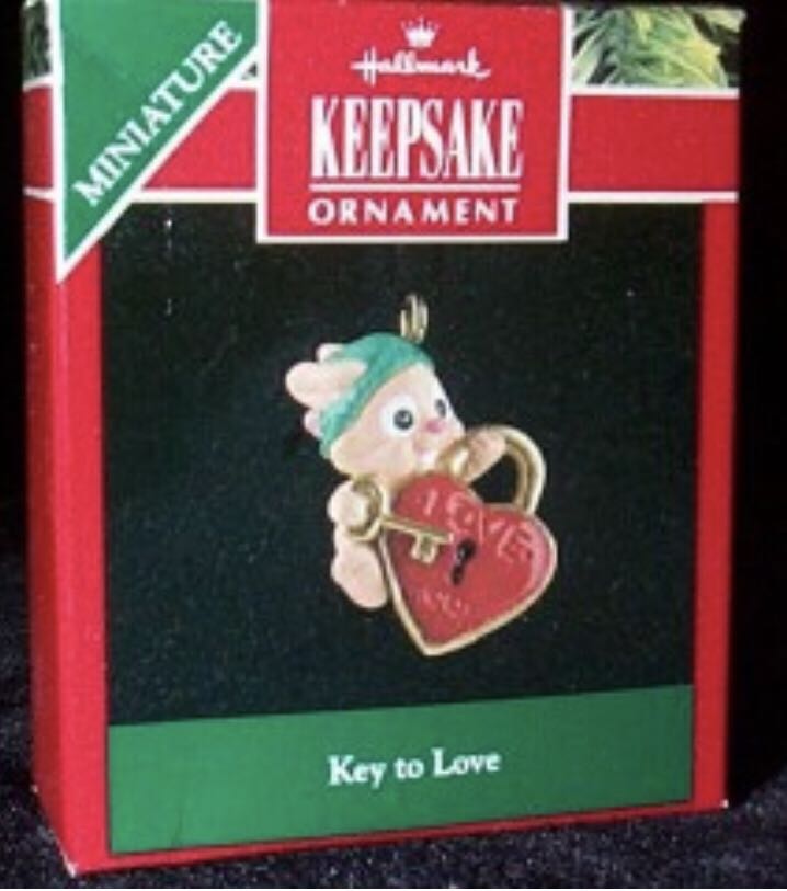 Metal Filagree Xmas Tree