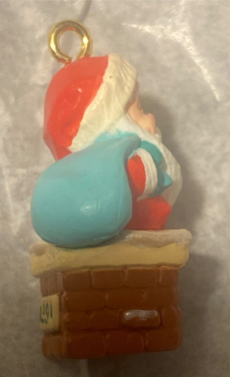 Perfect Fit - Santa (Keepsake Miniature) ornament collectible - Main Image 3