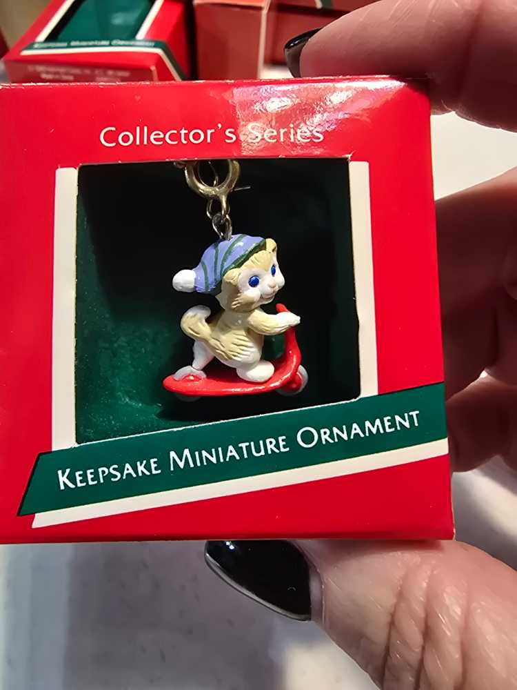 MO - KIT#2 - Miniature Kittens In Toyland (Keepsake Miniature) ornament collectible - Main Image 4