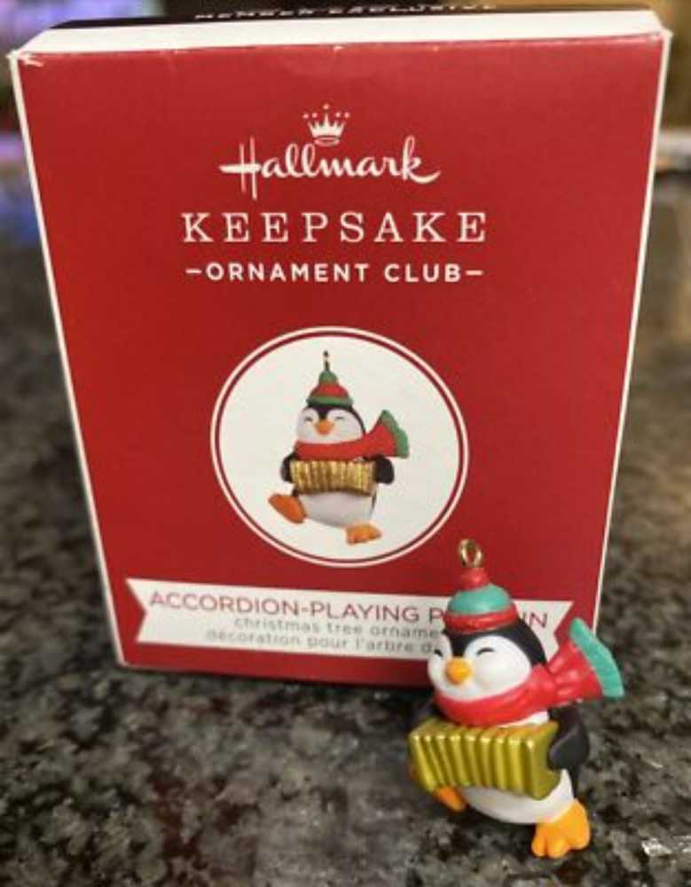 Accordion Playing Penguin 2020 - KOC CLUB EXCLUSIVE (Penguins Miniatures) ornament collectible - Main Image 3