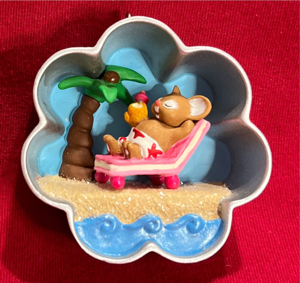 A Tropical Holiday Cookie Cutter Christmas - Cookie Cutter Christmas (Cookie Cutters) ornament collectible - Main Image 4