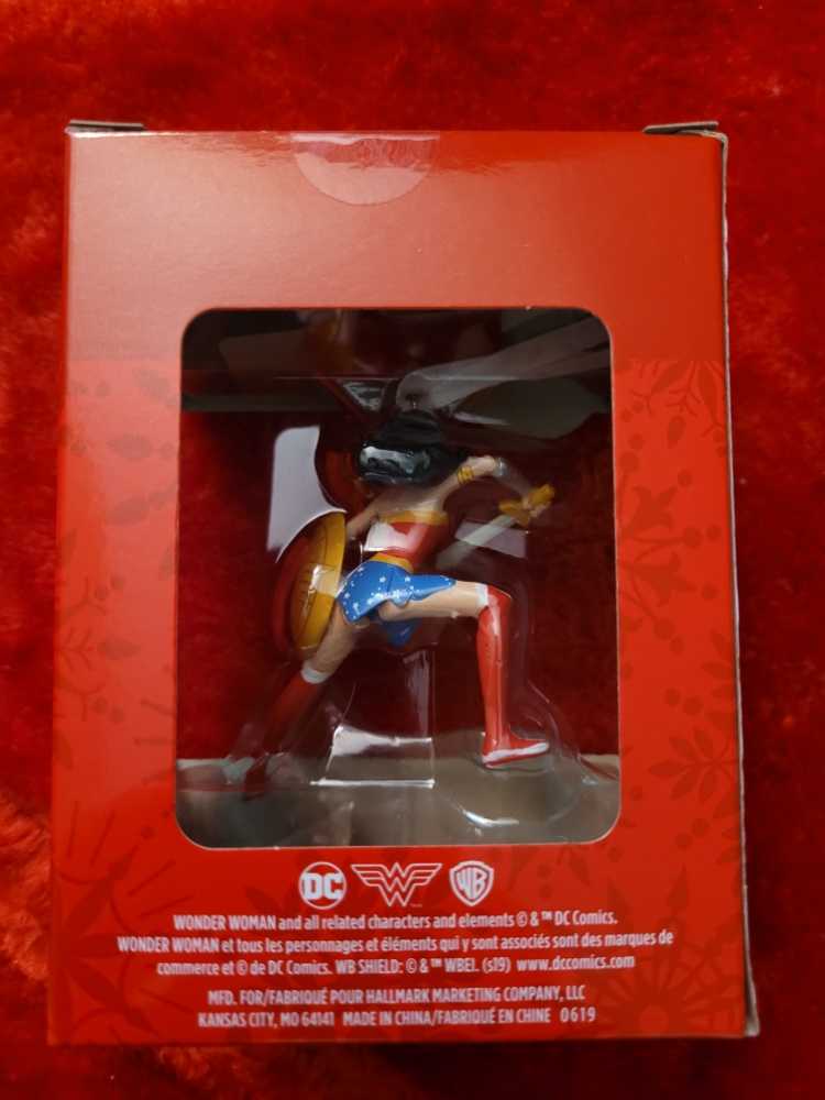 Wonder Woman - DC Comics ornament collectible [Barcode 763795569762] - Main Image 2