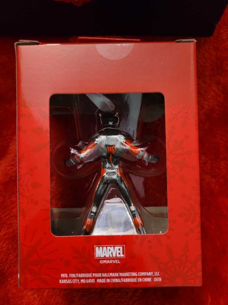Ant-Man - Marvel Super Heroes (Marvel Avengers) ornament collectible [Barcode 763795570096] - Main Image 2