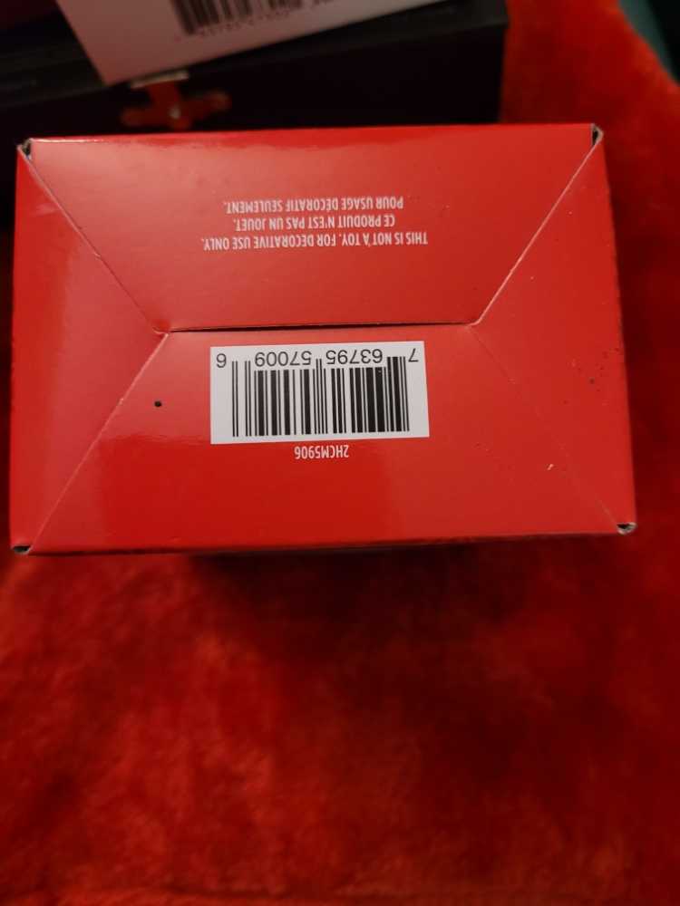 Ant-Man - Marvel Super Heroes (Marvel Avengers) ornament collectible [Barcode 763795570096] - Main Image 3
