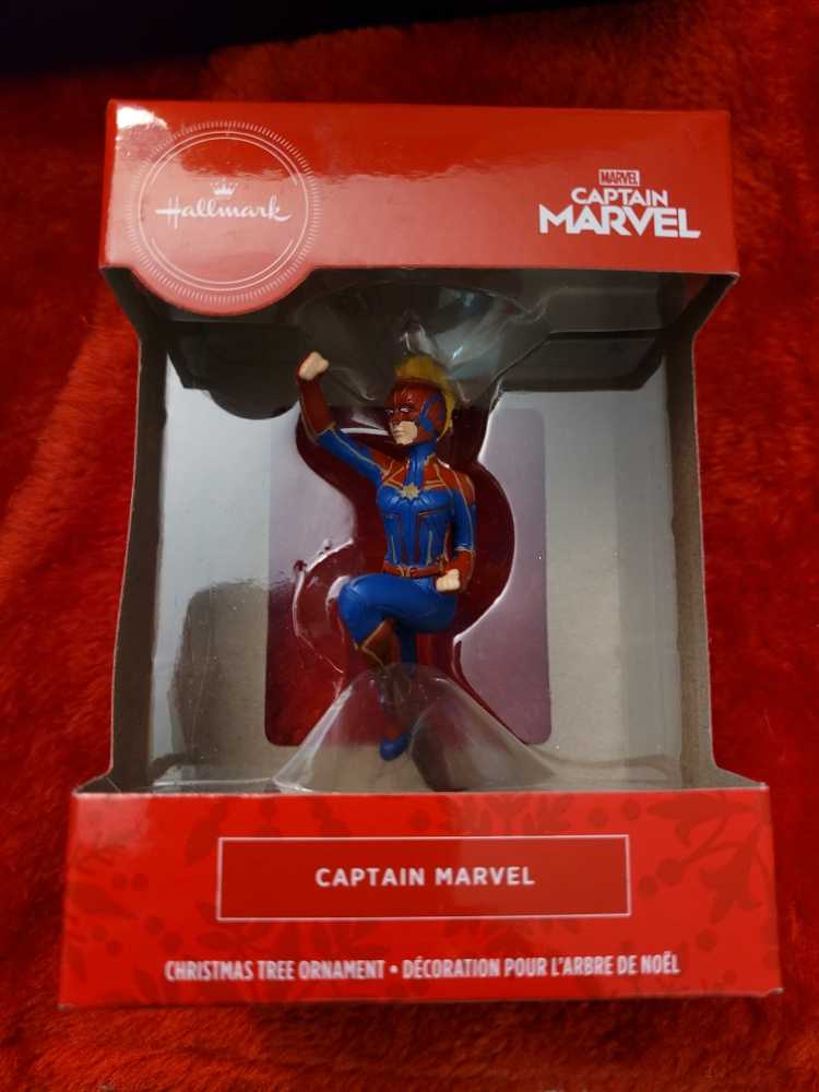 Captain Marvel - Marvel Super Heroes (Captian Marvel) ornament collectible [Barcode 763795570164] - Main Image 1
