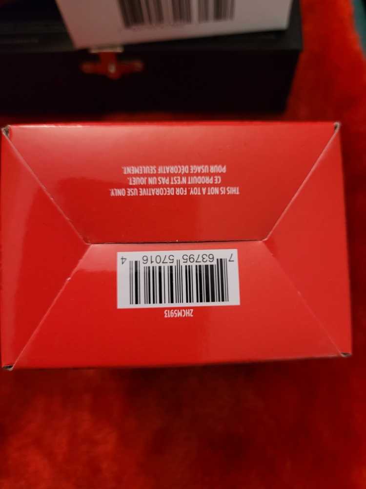 Captain Marvel - Marvel Super Heroes (Captian Marvel) ornament collectible [Barcode 763795570164] - Main Image 3