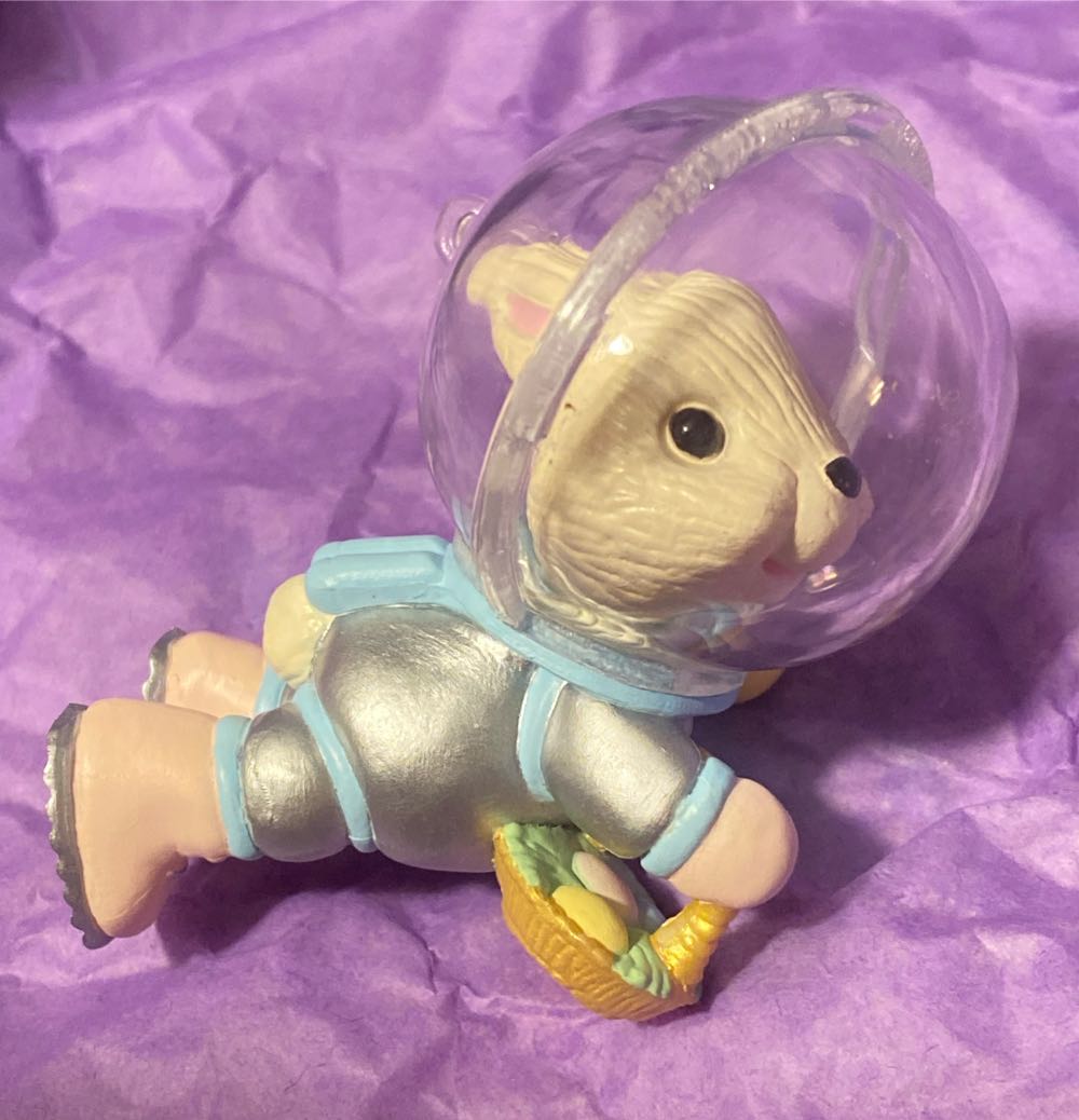 Cosmic Rabbit - Easter (Easter) ornament collectible [Barcode 070000045608] - Main Image 4