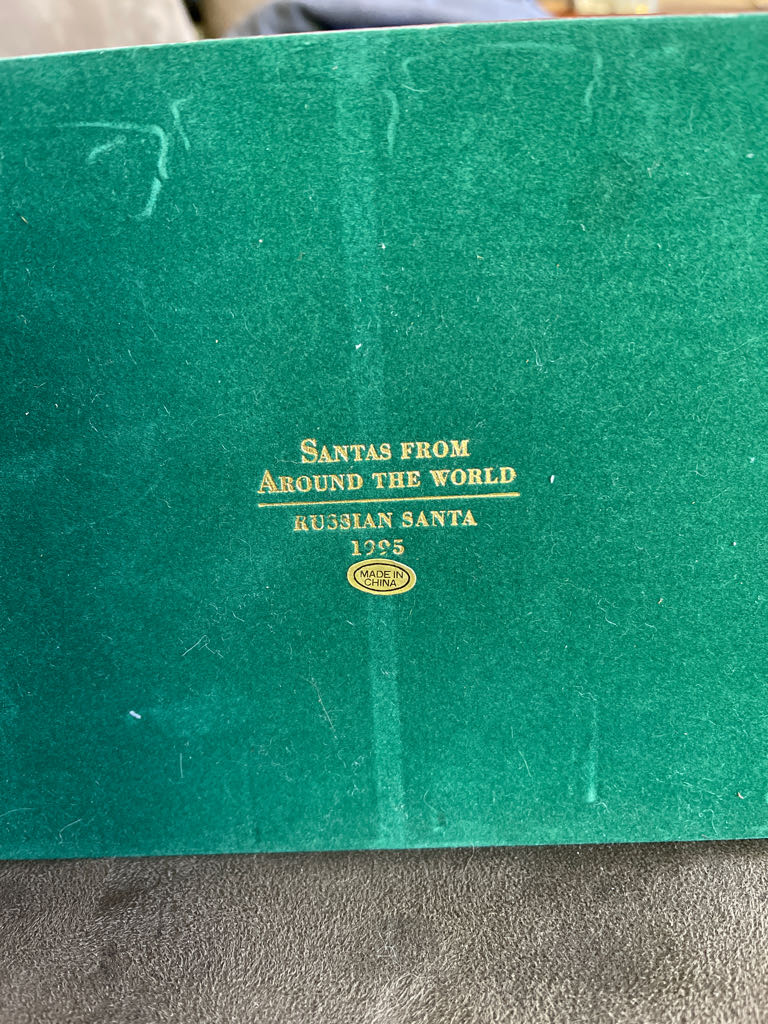 Russian Santa - Santas From Around The World (Christmas figures) ornament collectible - Main Image 2