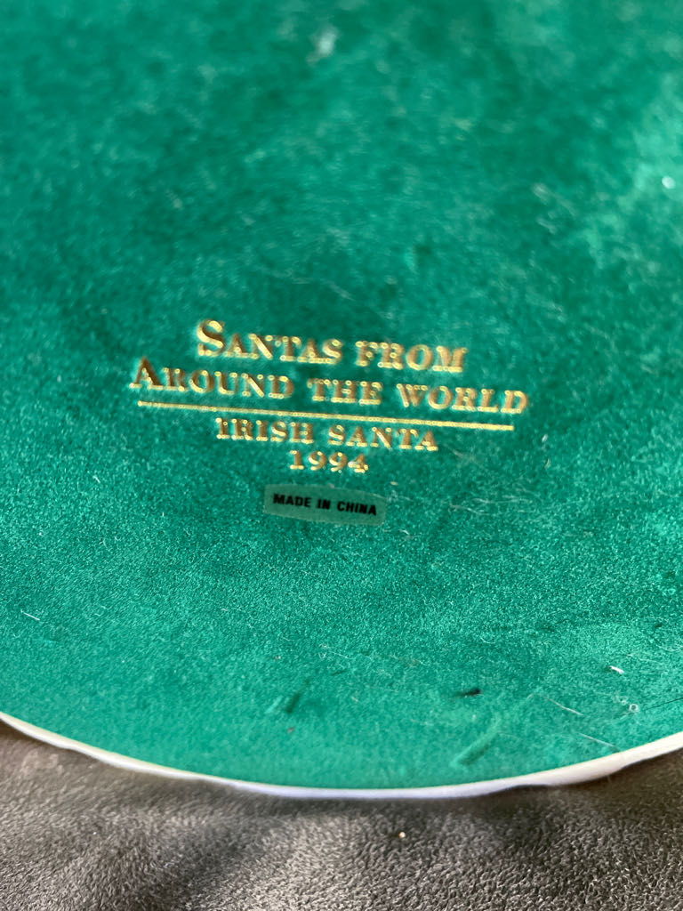 Large Irish Santa - Santas From Around The World (Christmas figures) ornament collectible - Main Image 2