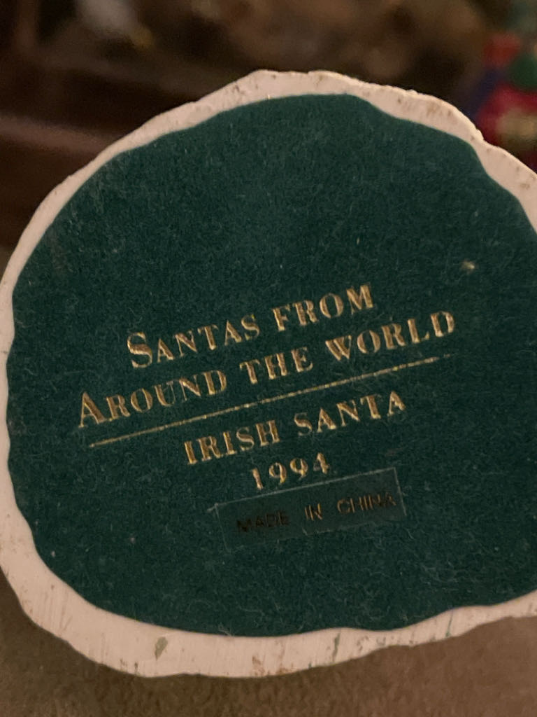 Small Irish Santa - Santas From Around The World (Christmas figures) ornament collectible - Main Image 2