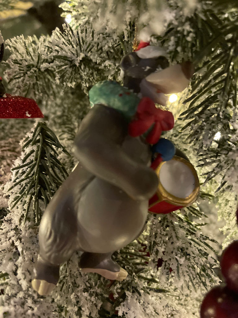 Hallmark Keepsake. Christmas. Here Comes Santa Series. 1993. 20th Anniversary Edition. Shopping With Santa.