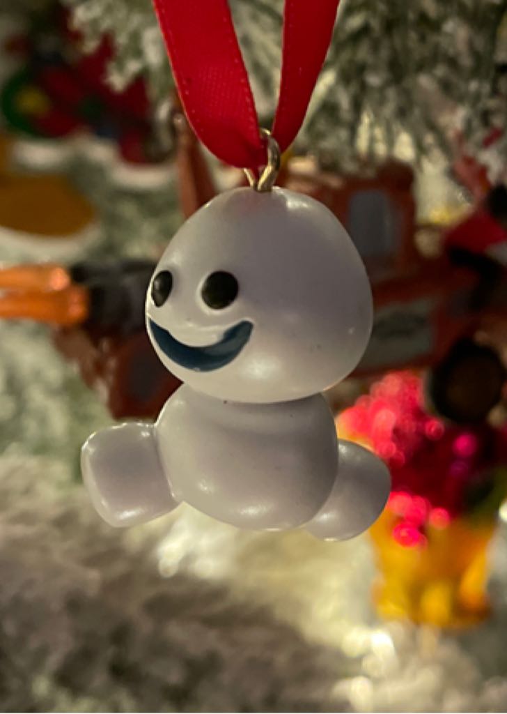 Small Snowman  (Disney Princesses) ornament collectible - Main Image 1