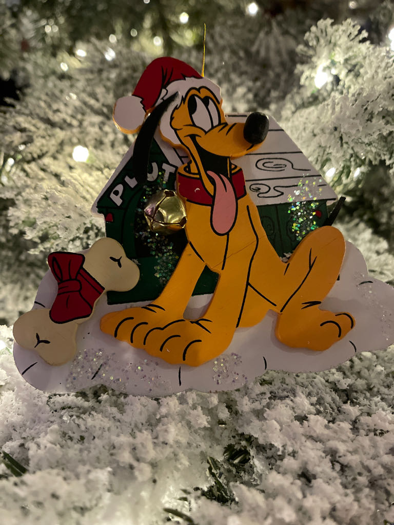 Miniature Peanuts Gang Baker Snoopy