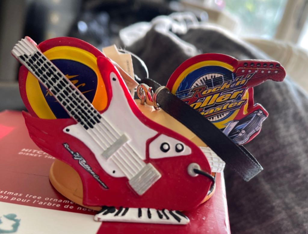 Miniature Peanuts Gang Baker Snoopy