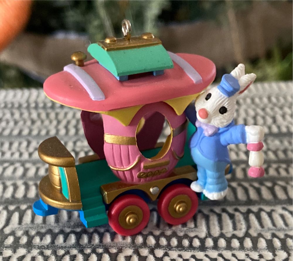 Hallmark Keepsake. Spring. Cottontail Express. 2000. Caboose. Sculpted By Ken Crow. - 5th & Final (Easter) ornament collectible [Barcode 015012554656] - Main Image 4