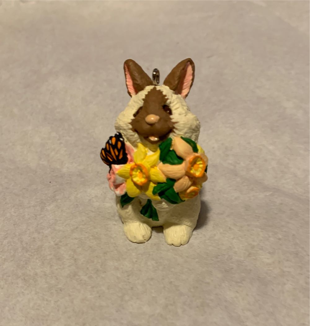 Easter Collection Garden Club #4 & Final - Garden Club (Spring) ornament collectible [Barcode 015012444438] - Main Image 3