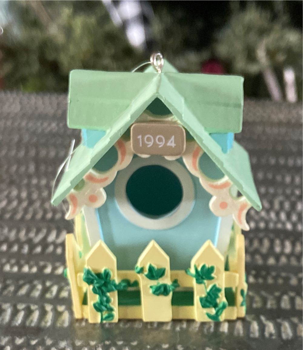 Treetop Cottage. - Keepsake Ornament (Tree Top Cottage) ornament collectible [Barcode 015012134612] - Main Image 3