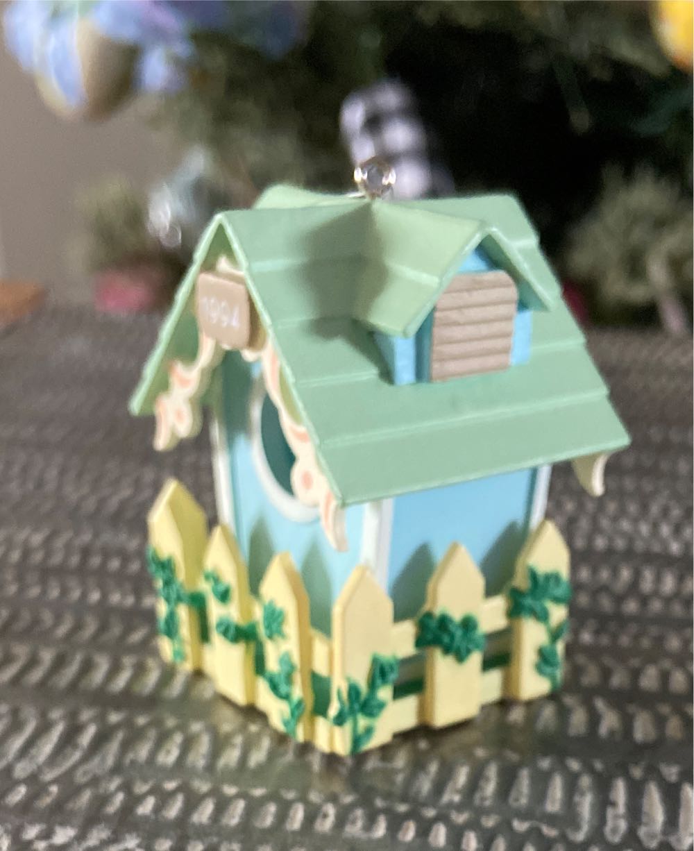 Treetop Cottage. - Keepsake Ornament (Tree Top Cottage) ornament collectible [Barcode 015012134612] - Main Image 4
