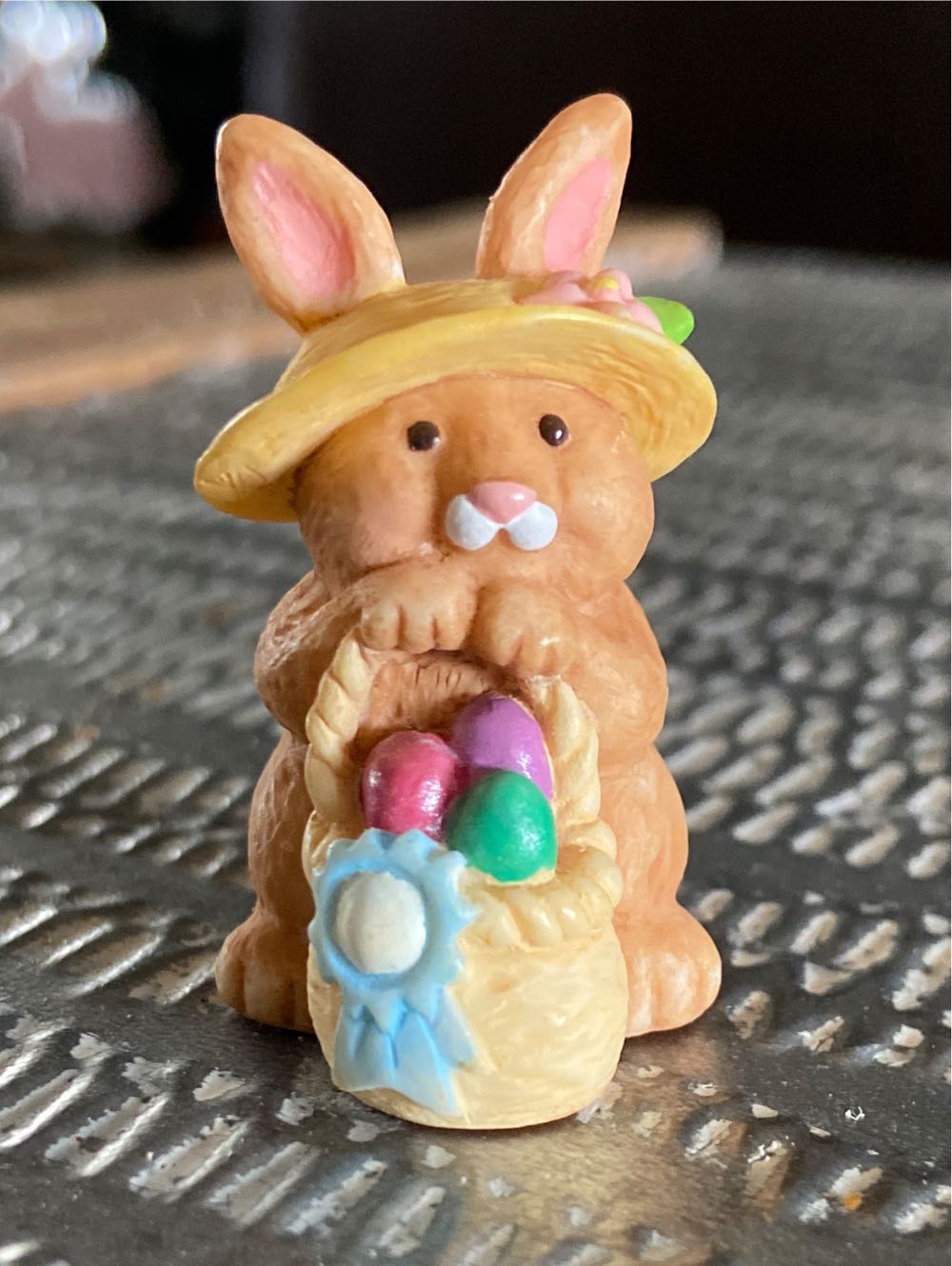 Hallmark. Spring. Merry Miniatures. 1995. Blue-Ribbon Bunny. - Merry Miniatures (Easter) ornament collectible [Barcode 015012307917] - Main Image 4