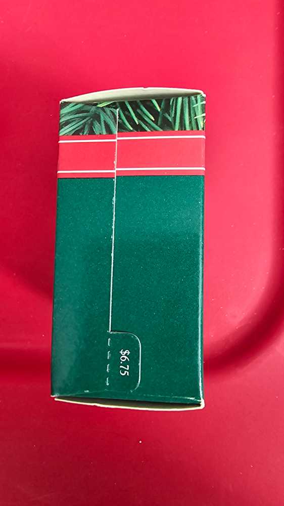 Cuddly Lamb  ornament collectible [Barcode 070000027420] - Main Image 4