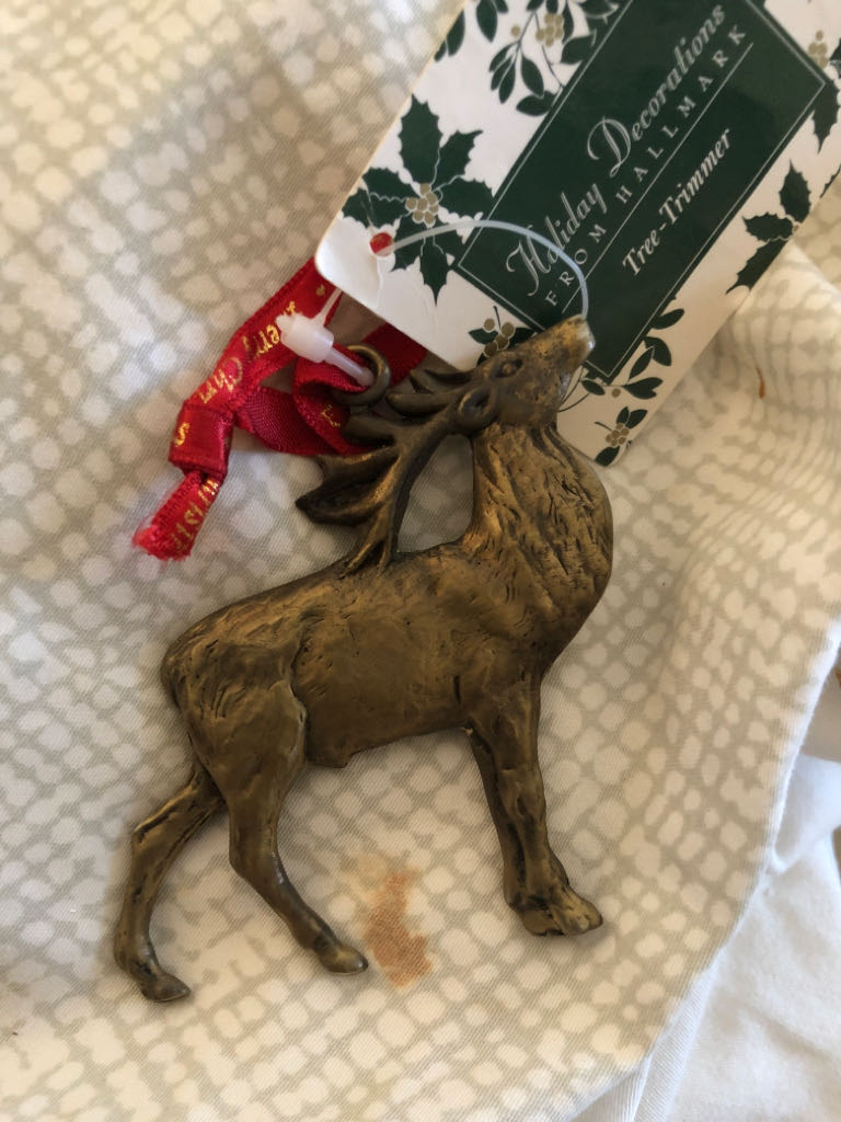 Reindeer Tree Trimmer - Reindeer ornament collectible [Barcode 070000047121] - Main Image 2