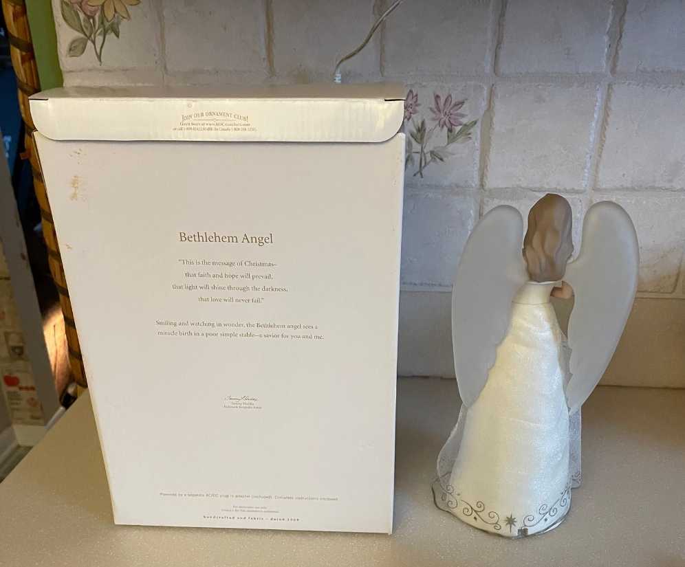 Bethlehem Angel - Angel Tree Toppers (Angel) ornament collectible [Barcode 795902110734] - Main Image 4