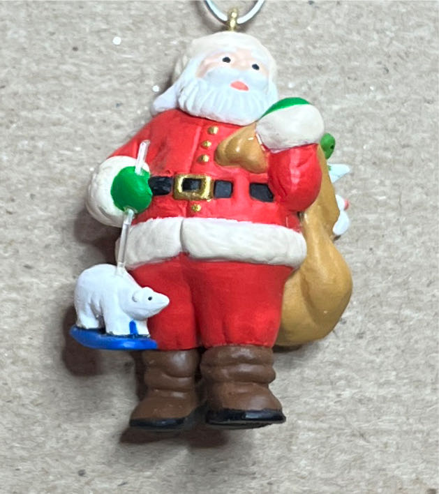 Centuries Of Santa #5 - Centuries Of Santa (Santa) ornament collectible [Barcode 015012430790] - Main Image 3