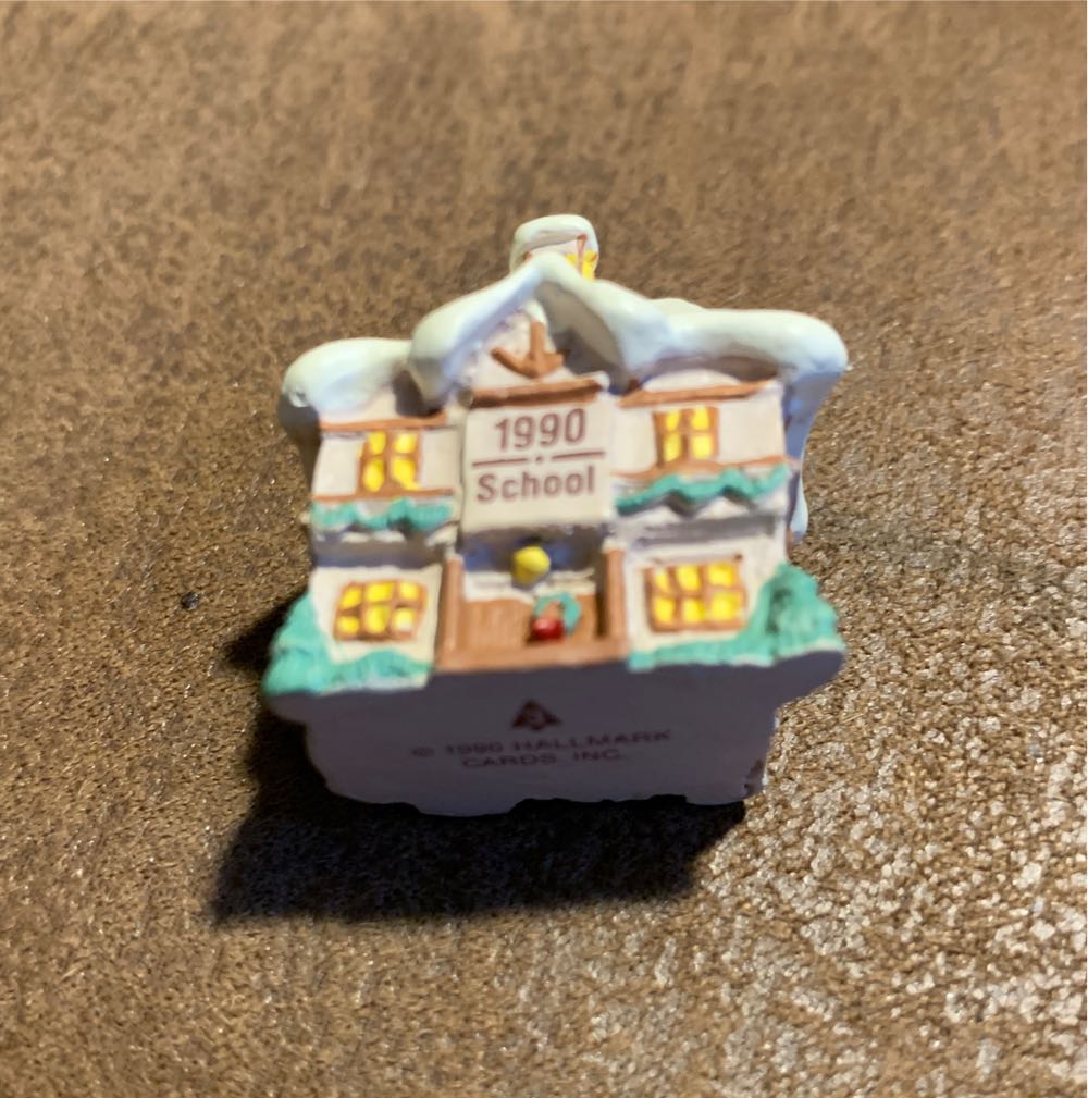 Miniature Old English Village #3 School - Old English Village (Miniature) ornament collectible [Barcode 070000027680] - Main Image 3