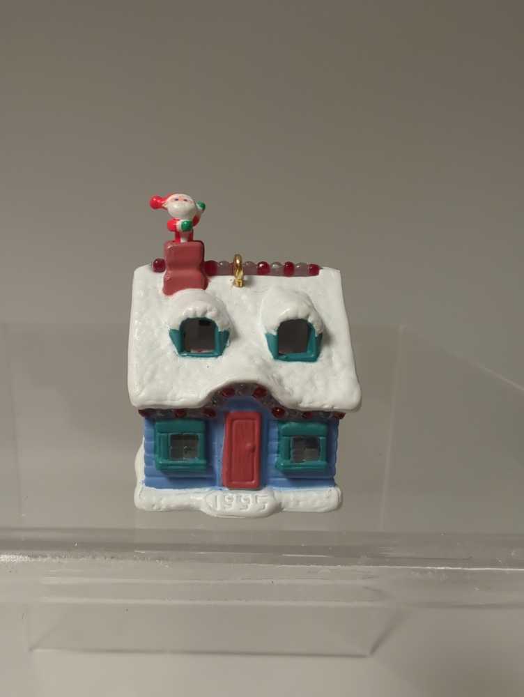 Miniature Santa’s Visit - Lighted Miniature (Miniature) ornament collectible [Barcode 015012213249] - Main Image 4