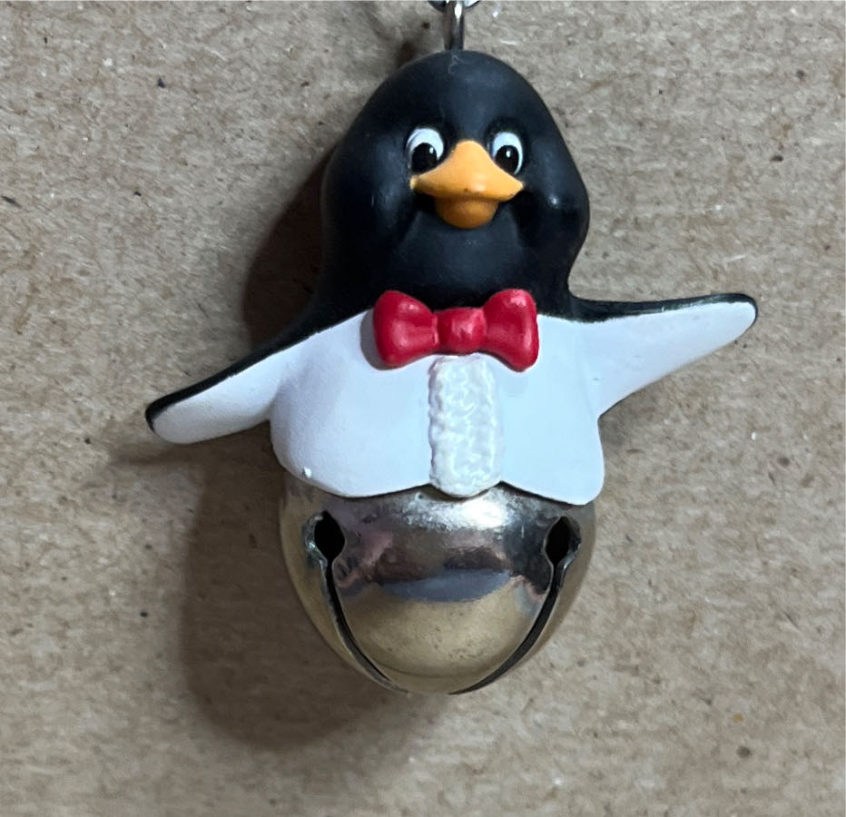 Miniature Christmas Bells #5 Penguin 1999 - Christmas Bells (Christmas Bells Miniature) ornament collectible [Barcode 015012484281] - Main Image 3