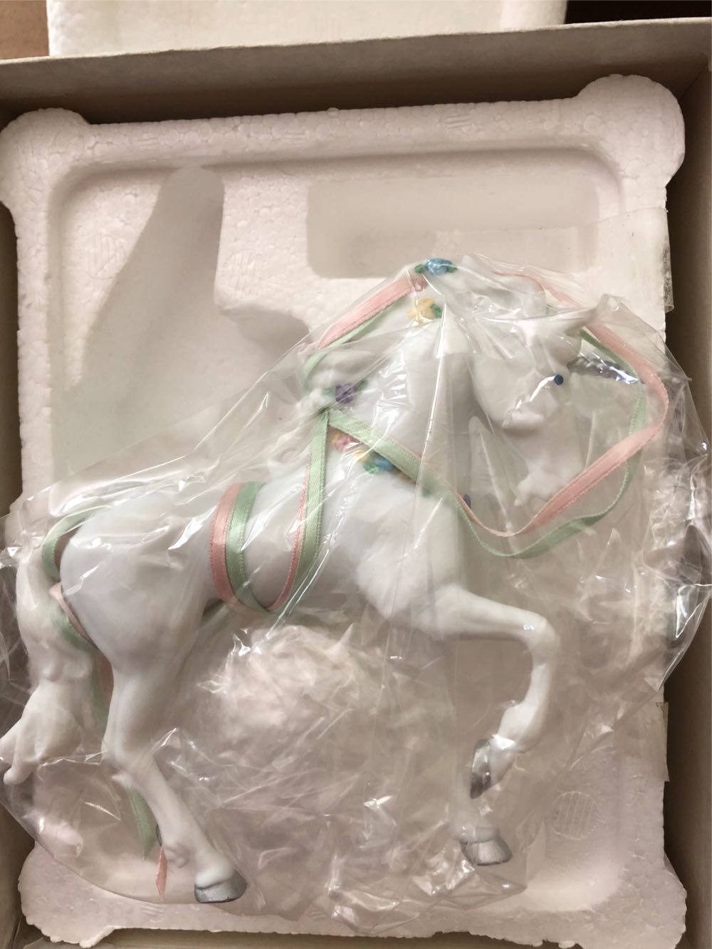 Magical Unicorn  ornament collectible - Main Image 2