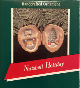 Nutshell Holiday - In A Nutshell, Unofficial Series (Walnut Shell) ornament collectible - Main Image 1