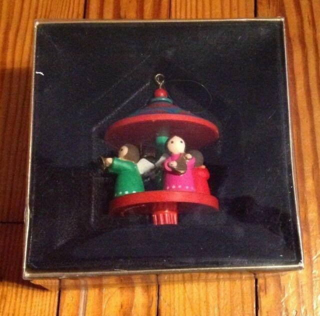 Disney Micket Statue