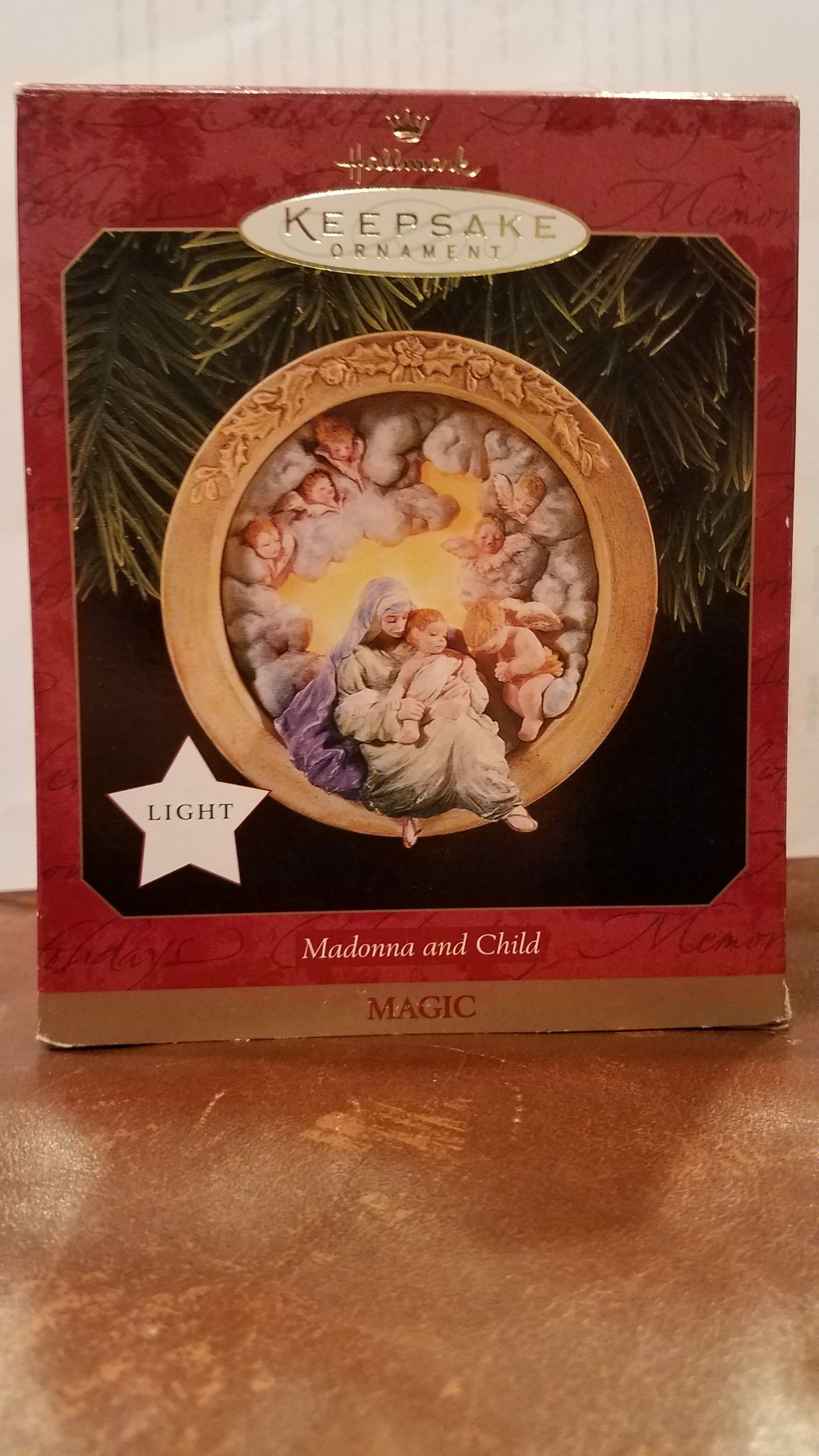 Hallmark Dr. Seuss How The Grinch Stole Christmas! Grinch With Present Christmas Ornament Multicolor