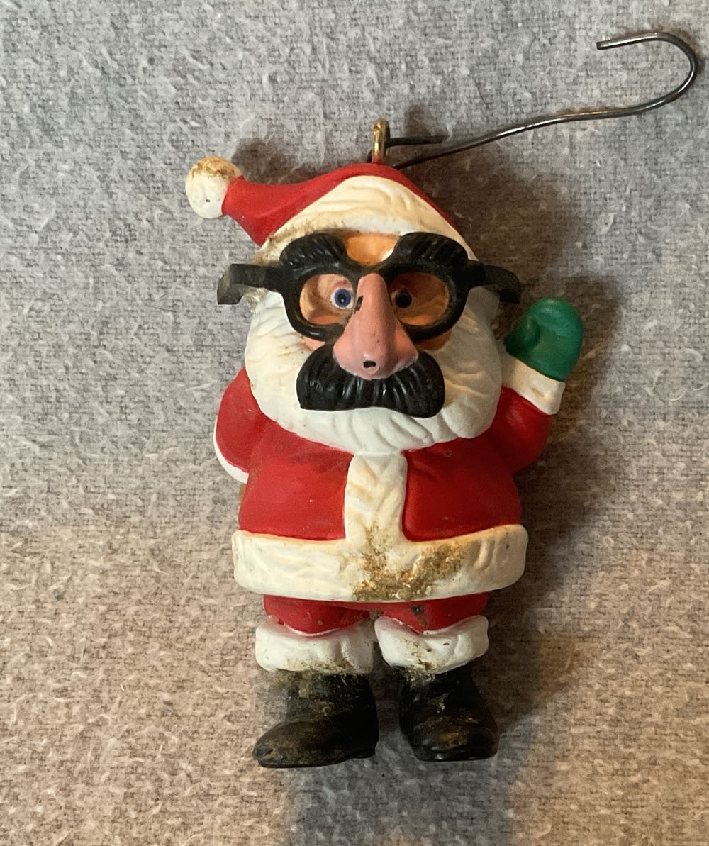 Santa Schnoz - Hallmark Keepsake Ornament (Santa) ornament collectible [Barcode 070000027420] - Main Image 2