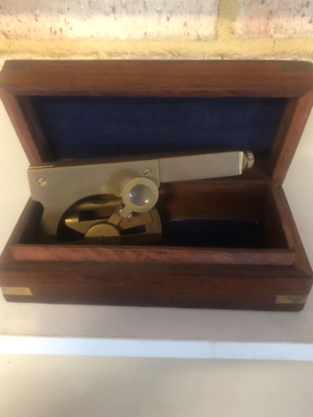 05617 Houses On A Hill