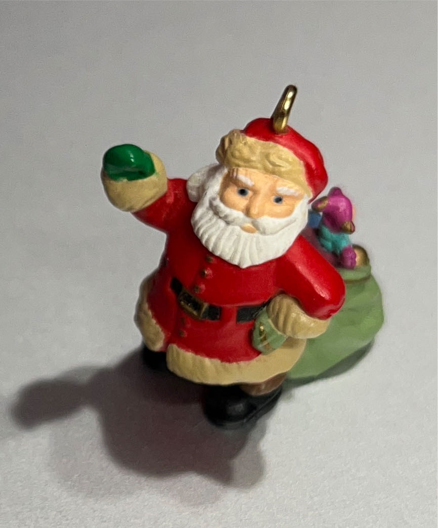 Hallmark Keepsake Jolly Visitor Santa With Sack - Miniature (Santa) ornament collectible [Barcode 015012107760] - Main Image 3