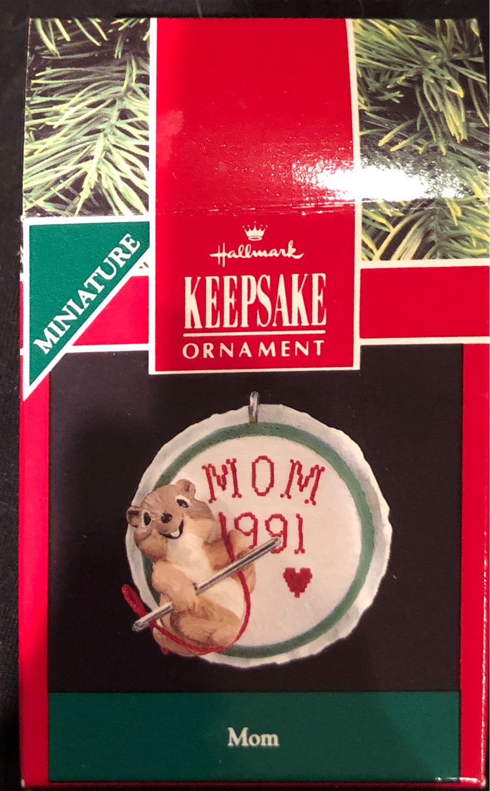 Mom  ornament collectible [Barcode 070000027673] - Main Image 1