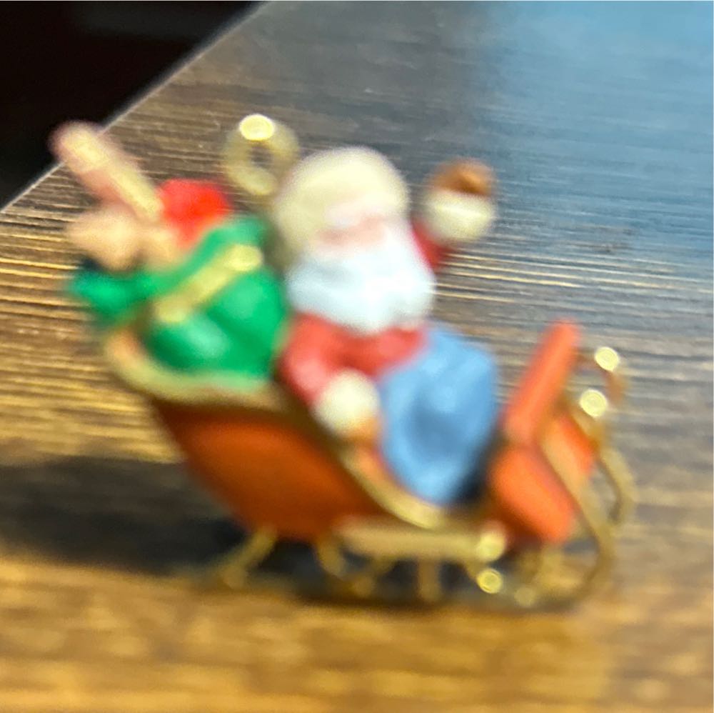 Santa’s Journey - Random (Miniature) ornament collectible [Barcode 070000027680] - Main Image 3