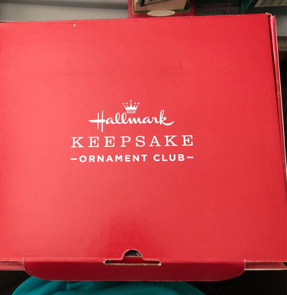 Mistletoe Kiss Nib Bisque White