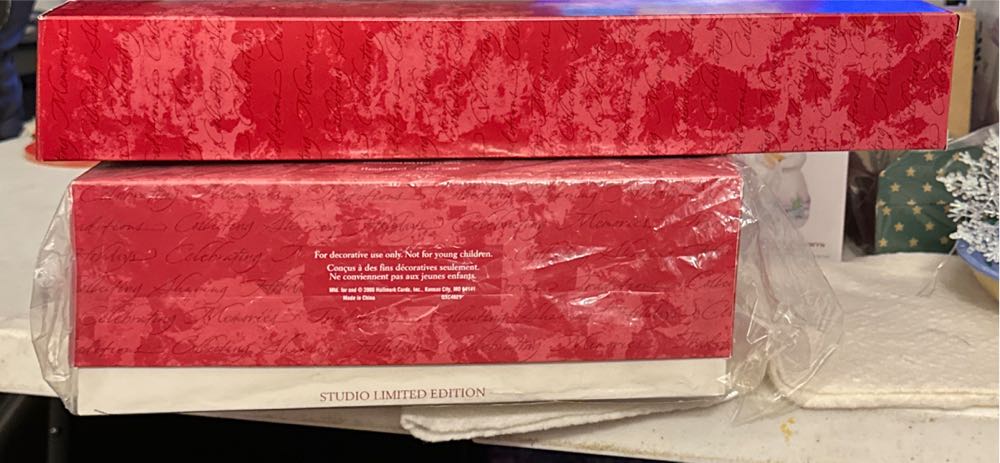 Treasure Tree - Studio Limited Edition (Christmas Tree) ornament collectible - Main Image 4