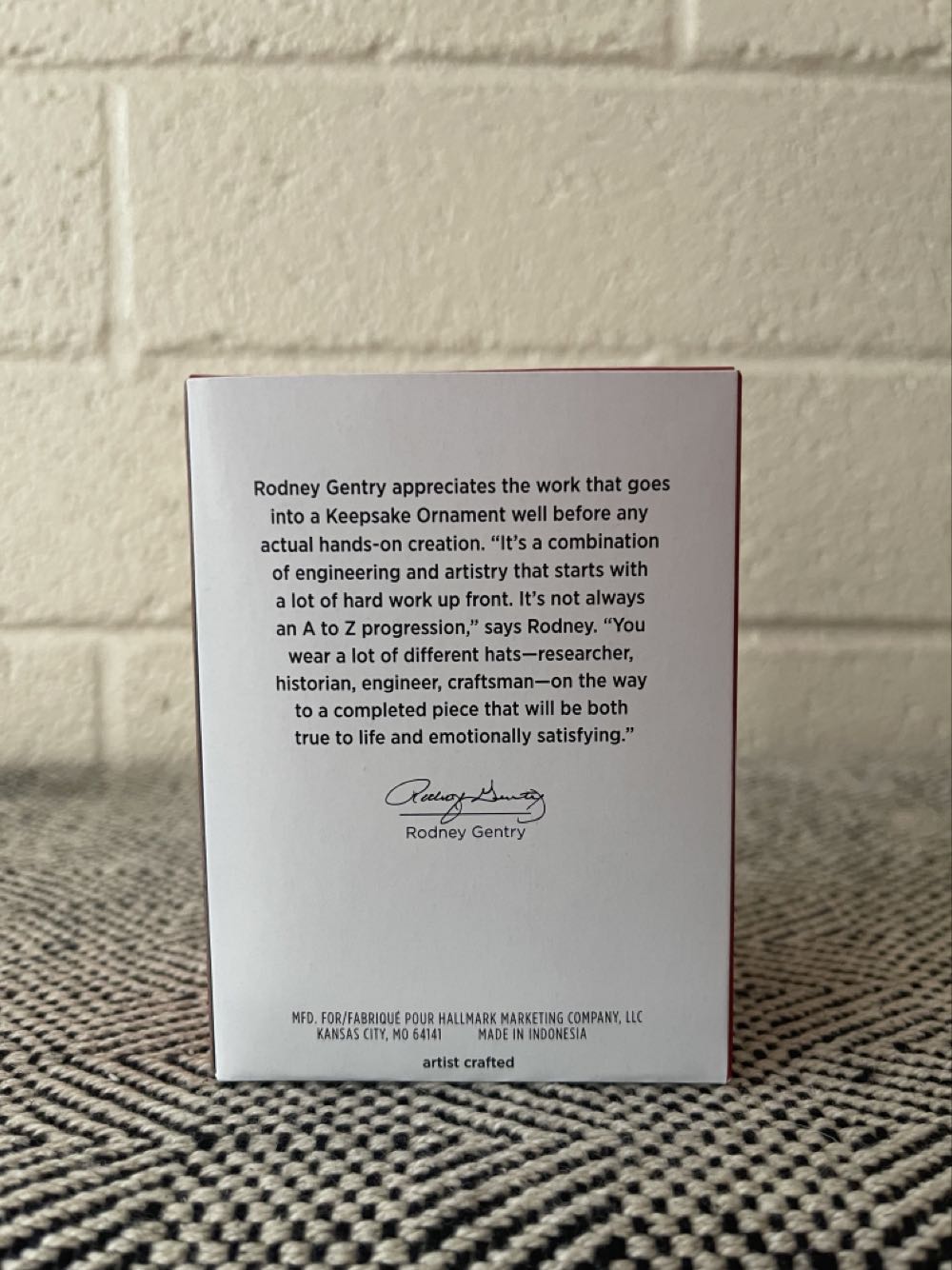 Twister - Family Game Night (Toys and Games) ornament collectible [Barcode 763795707348] - Main Image 3