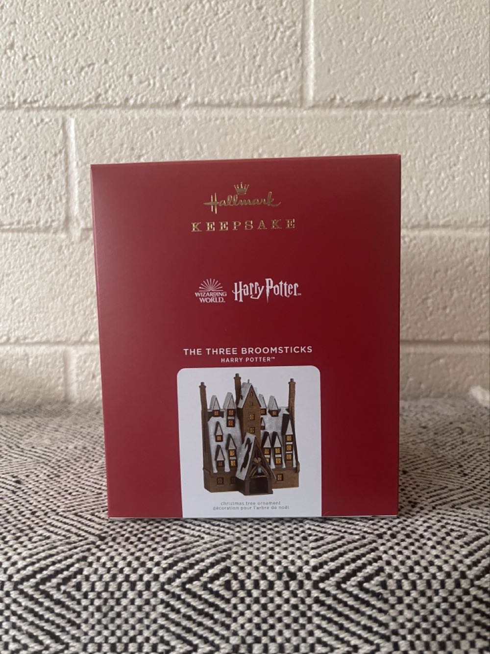 The Three Broomsticks - Harry Potter (Harry Potter) ornament collectible [Barcode 763795659692] - Main Image 2