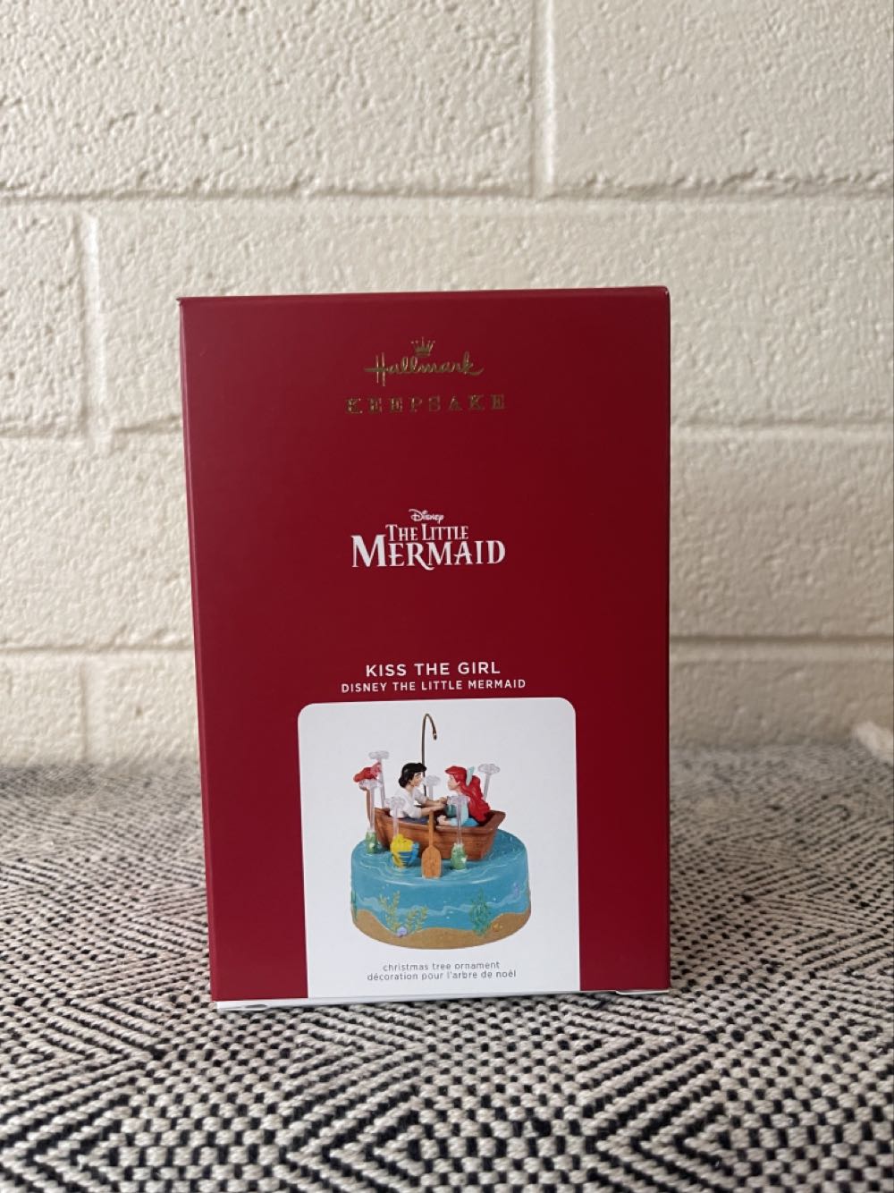 Kiss The Girl - The Little Mermaid (Disney) ornament collectible [Barcode 763795655717] - Main Image 2