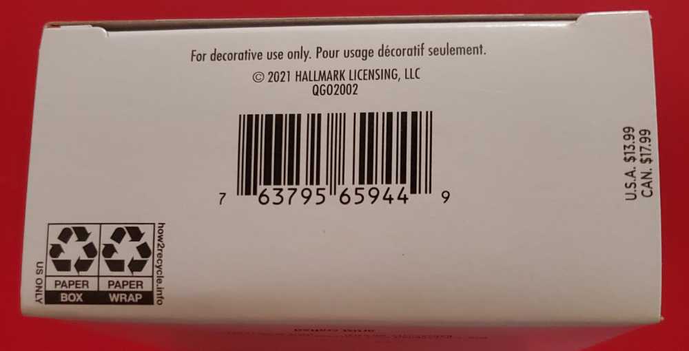 Snowflake Mom - Family (Mom) ornament collectible [Barcode 763795659449] - Main Image 4