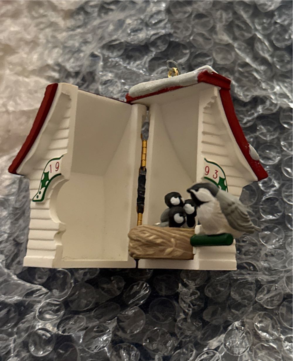 Peep Inside - Birdhouse Opens (Birds) ornament collectible [Barcode 015012031706] - Main Image 4