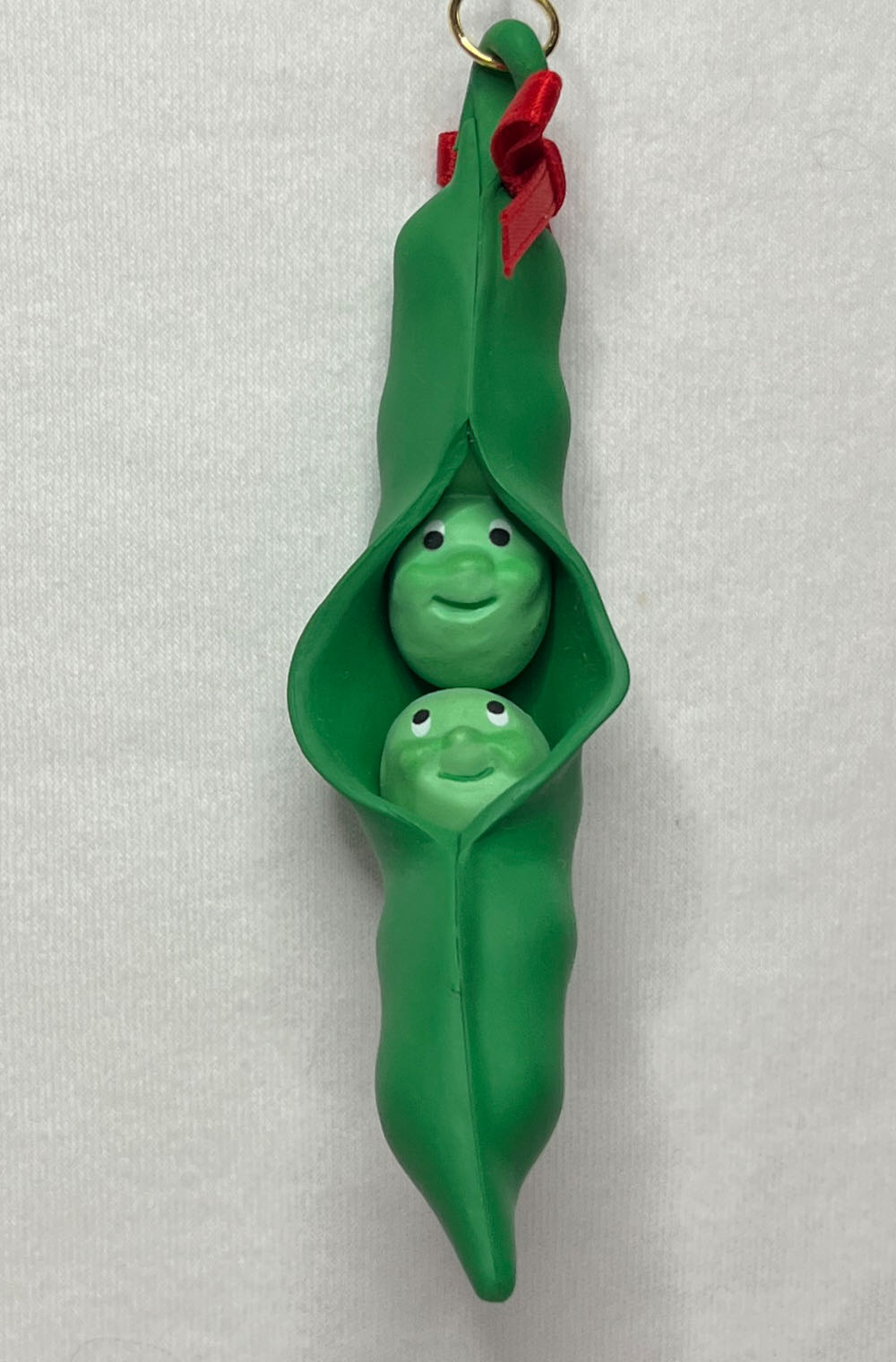 Two Peas In A Pod  (Miscelleous) ornament collectible [Barcode 070000027383] - Main Image 3