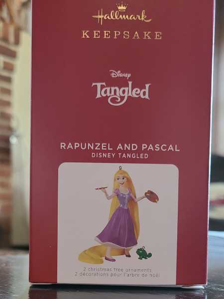 Rapunzel and Pascal - Disney Tangled (Disney) ornament collectible [Barcode 763795655700] - Main Image 2