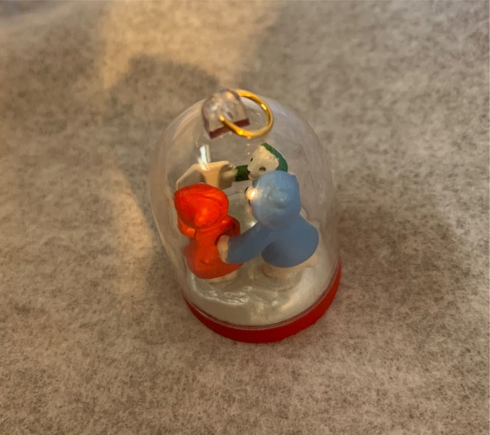 The Bearymores #2 - The Bearymores (Bears) ornament collectible [Barcode 015012029284] - Main Image 4